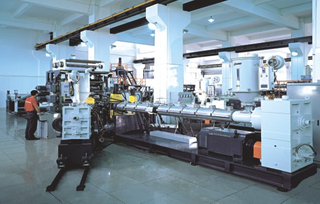 в цехе АН ФУ производится экструзионное оборудование по производству многослойных листов 
